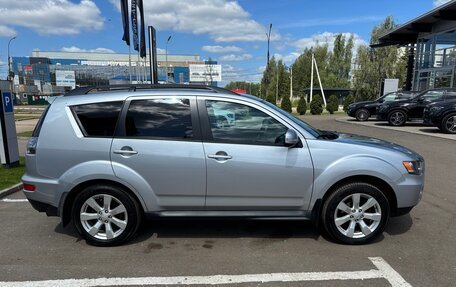 Mitsubishi Outlander III рестайлинг 3, 2011 год, 1 390 000 рублей, 4 фотография