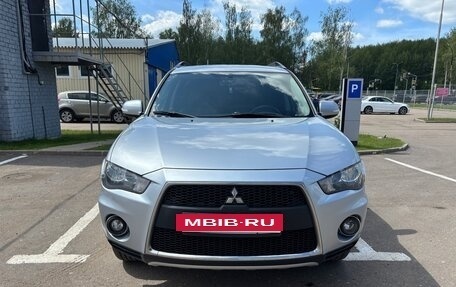 Mitsubishi Outlander III рестайлинг 3, 2011 год, 1 390 000 рублей, 9 фотография