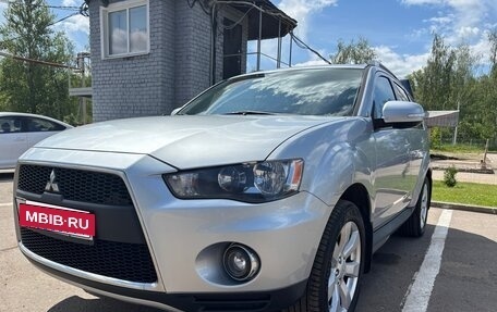 Mitsubishi Outlander III рестайлинг 3, 2011 год, 1 390 000 рублей, 8 фотография