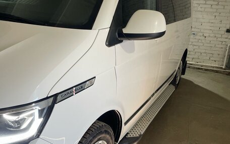 Volkswagen Caravelle T6 рестайлинг, 2021 год, 4 300 000 рублей, 2 фотография