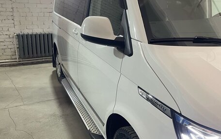 Volkswagen Caravelle T6 рестайлинг, 2021 год, 4 300 000 рублей, 4 фотография