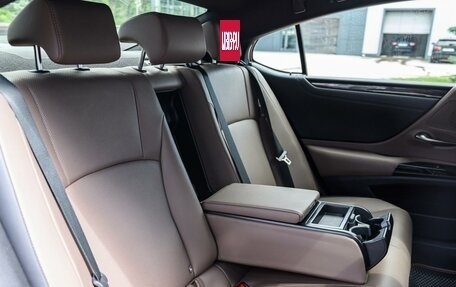 Lexus ES VII, 2022 год, 4 935 000 рублей, 17 фотография