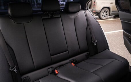 BMW 3 серия, 2018 год, 1 799 000 рублей, 14 фотография