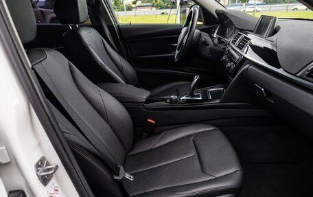 BMW 3 серия, 2018 год, 1 799 000 рублей, 13 фотография