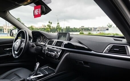 BMW 3 серия, 2018 год, 1 799 000 рублей, 12 фотография