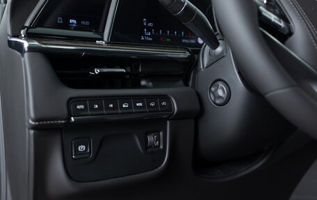 Cadillac Escalade V, 2024 год, 18 390 000 рублей, 13 фотография