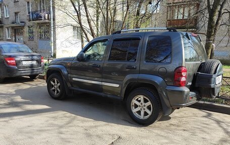Jeep Cherokee, 2006 год, 700 000 рублей, 2 фотография