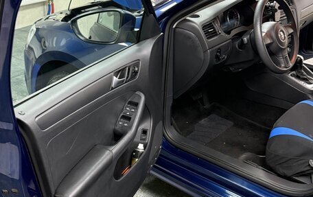 Volkswagen Jetta VI, 2014 год, 1 000 000 рублей, 12 фотография