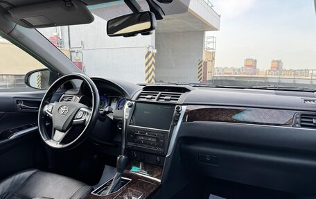 Toyota Camry, 2017 год, 2 135 000 рублей, 7 фотография