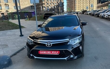 Toyota Camry, 2017 год, 1 750 000 рублей, 3 фотография