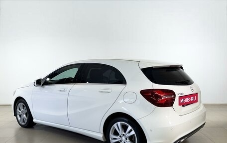 Mercedes-Benz A-Класс, 2016 год, 1 884 696 рублей, 2 фотография