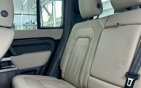 Land Rover Defender II, 2021 год, 5 980 000 рублей, 10 фотография