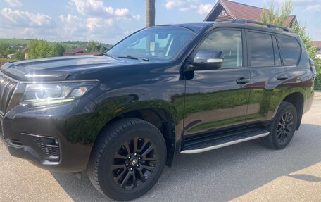 Toyota Land Cruiser Prado 150 рестайлинг 2, 2020 год, 5 370 000 рублей, 4 фотография