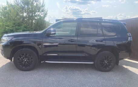 Toyota Land Cruiser Prado 150 рестайлинг 2, 2020 год, 5 370 000 рублей, 2 фотография