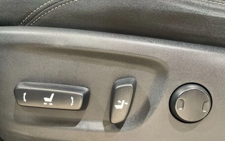Toyota Land Cruiser Prado 150 рестайлинг 2, 2020 год, 5 370 000 рублей, 13 фотография