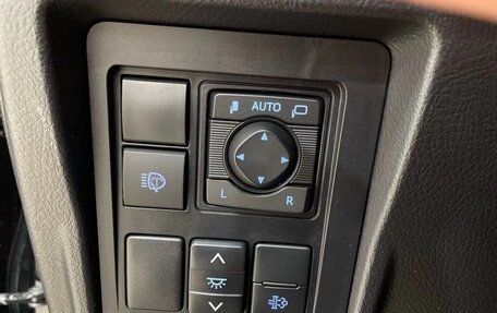 Toyota Land Cruiser Prado 150 рестайлинг 2, 2020 год, 5 370 000 рублей, 12 фотография