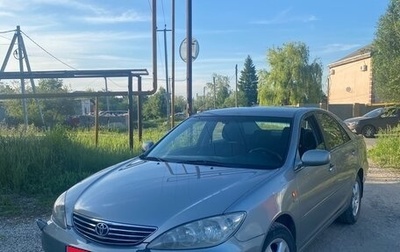 Toyota Camry V40, 2004 год, 700 000 рублей, 1 фотография