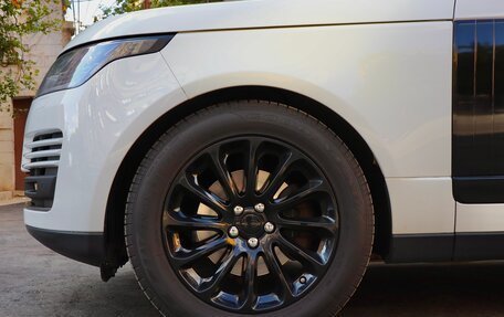Land Rover Range Rover IV рестайлинг, 2018 год, 5 900 000 рублей, 8 фотография