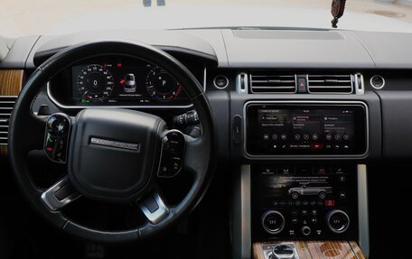 Land Rover Range Rover IV рестайлинг, 2018 год, 5 900 000 рублей, 26 фотография