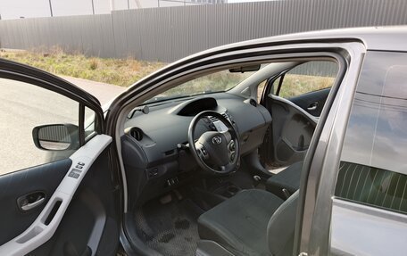 Toyota Yaris III рестайлинг, 2008 год, 650 000 рублей, 4 фотография