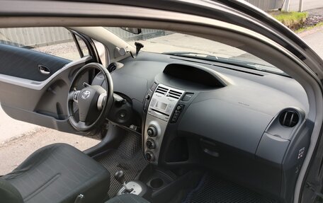 Toyota Yaris III рестайлинг, 2008 год, 650 000 рублей, 5 фотография
