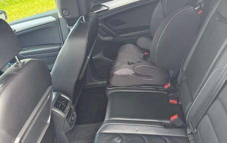 Volkswagen Tiguan II, 2017 год, 3 380 000 рублей, 11 фотография