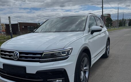 Volkswagen Tiguan II, 2017 год, 3 380 000 рублей, 2 фотография