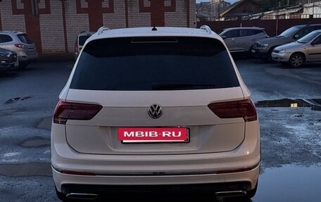 Volkswagen Tiguan II, 2017 год, 3 380 000 рублей, 13 фотография