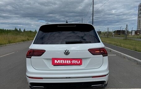 Volkswagen Tiguan II, 2017 год, 3 380 000 рублей, 5 фотография