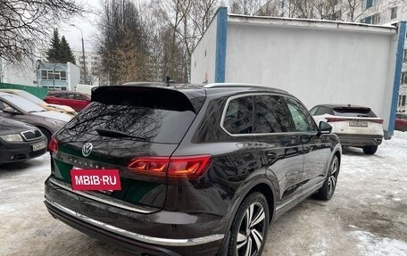 Volkswagen Touareg III, 2019 год, 4 250 000 рублей, 5 фотография
