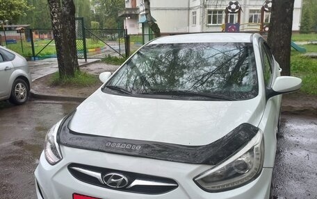 Hyundai Solaris II рестайлинг, 2013 год, 920 000 рублей, 1 фотография