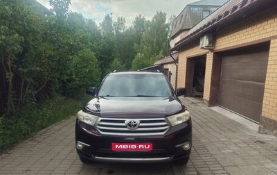 Toyota Highlander III, 2013 год, 1 900 000 рублей, 1 фотография
