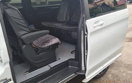 Mercedes-Benz V-Класс, 2018 год, 6 000 000 рублей, 9 фотография