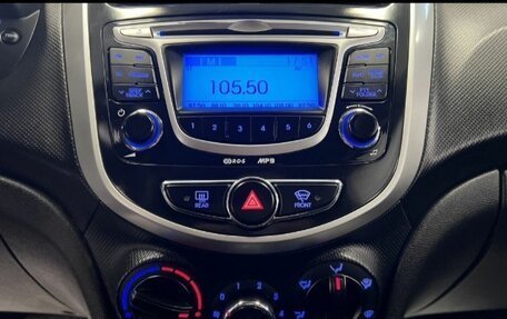 Hyundai Solaris II рестайлинг, 2013 год, 920 000 рублей, 12 фотография