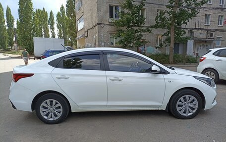 Hyundai Solaris II рестайлинг, 2019 год, 1 120 000 рублей, 3 фотография