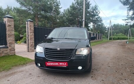 Chrysler Voyager IV, 2010 год, 1 500 000 рублей, 5 фотография