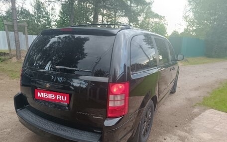 Chrysler Voyager IV, 2010 год, 1 500 000 рублей, 12 фотография