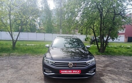 Volkswagen Passat B8 рестайлинг, 2020 год, 4 000 000 рублей, 12 фотография