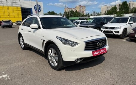 Infiniti QX70, 2016 год, 2 550 000 рублей, 3 фотография