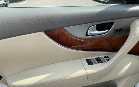 Infiniti QX70, 2016 год, 2 550 000 рублей, 14 фотография
