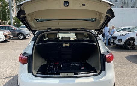 Infiniti QX70, 2016 год, 2 550 000 рублей, 16 фотография