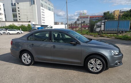 Volkswagen Jetta VI, 2015 год, 1 216 000 рублей, 2 фотография