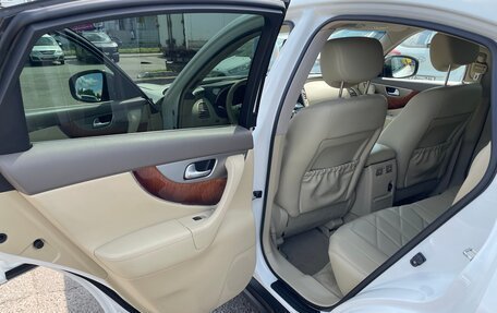 Infiniti QX70, 2016 год, 2 550 000 рублей, 22 фотография