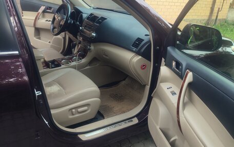 Toyota Highlander III, 2013 год, 1 900 000 рублей, 11 фотография