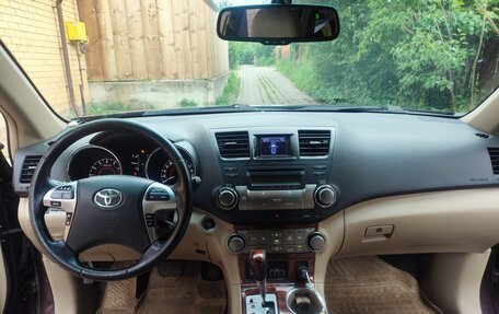 Toyota Highlander III, 2013 год, 1 900 000 рублей, 15 фотография