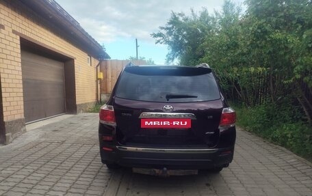 Toyota Highlander III, 2013 год, 1 900 000 рублей, 6 фотография