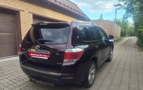 Toyota Highlander III, 2013 год, 1 900 000 рублей, 4 фотография