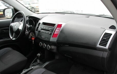 Mitsubishi Outlander III рестайлинг 3, 2011 год, 1 049 000 рублей, 8 фотография