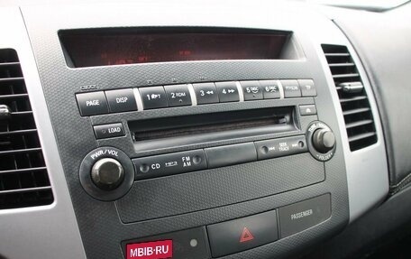 Mitsubishi Outlander III рестайлинг 3, 2011 год, 1 049 000 рублей, 9 фотография