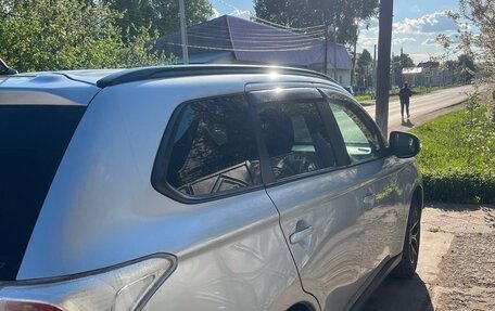 Mitsubishi Outlander III рестайлинг 3, 2013 год, 1 199 000 рублей, 5 фотография